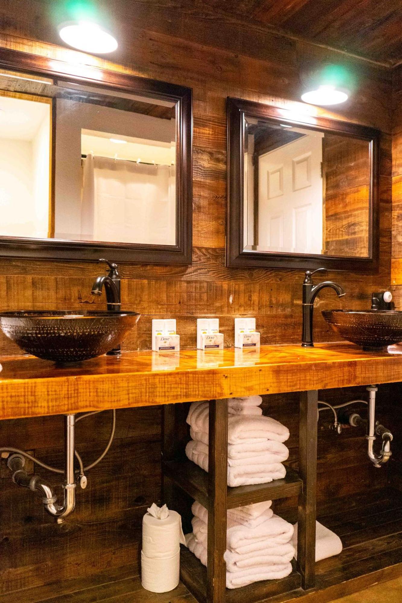 Miners Suite-Centrally Located In Shaver Lake Exterior foto